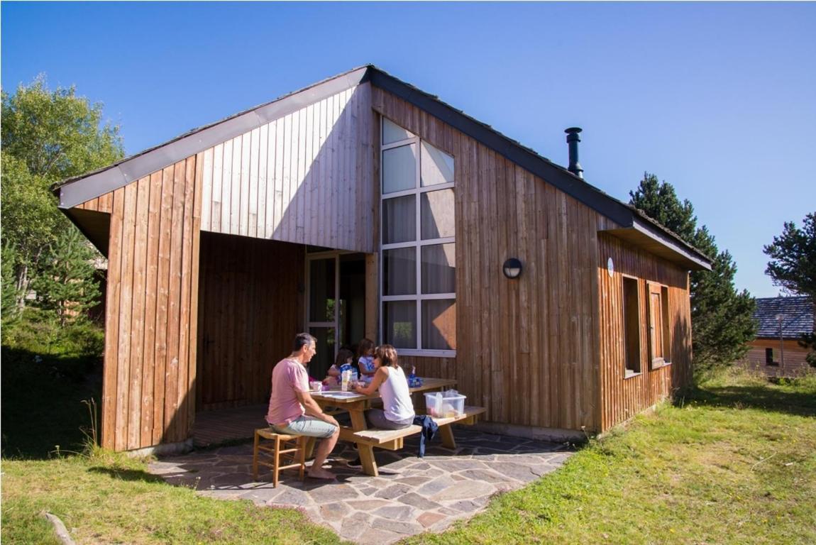 Les Bouviers Villa Saint-Denis  Exteriör bild